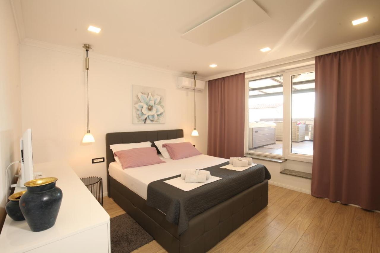 שיבניק Luxurious Seaview Apartment מראה חיצוני תמונה
