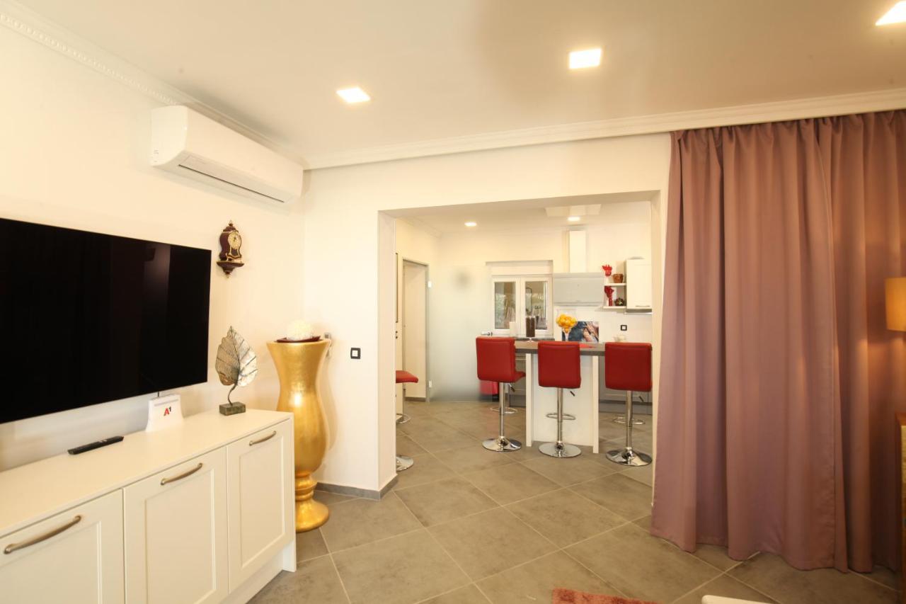 שיבניק Luxurious Seaview Apartment מראה חיצוני תמונה