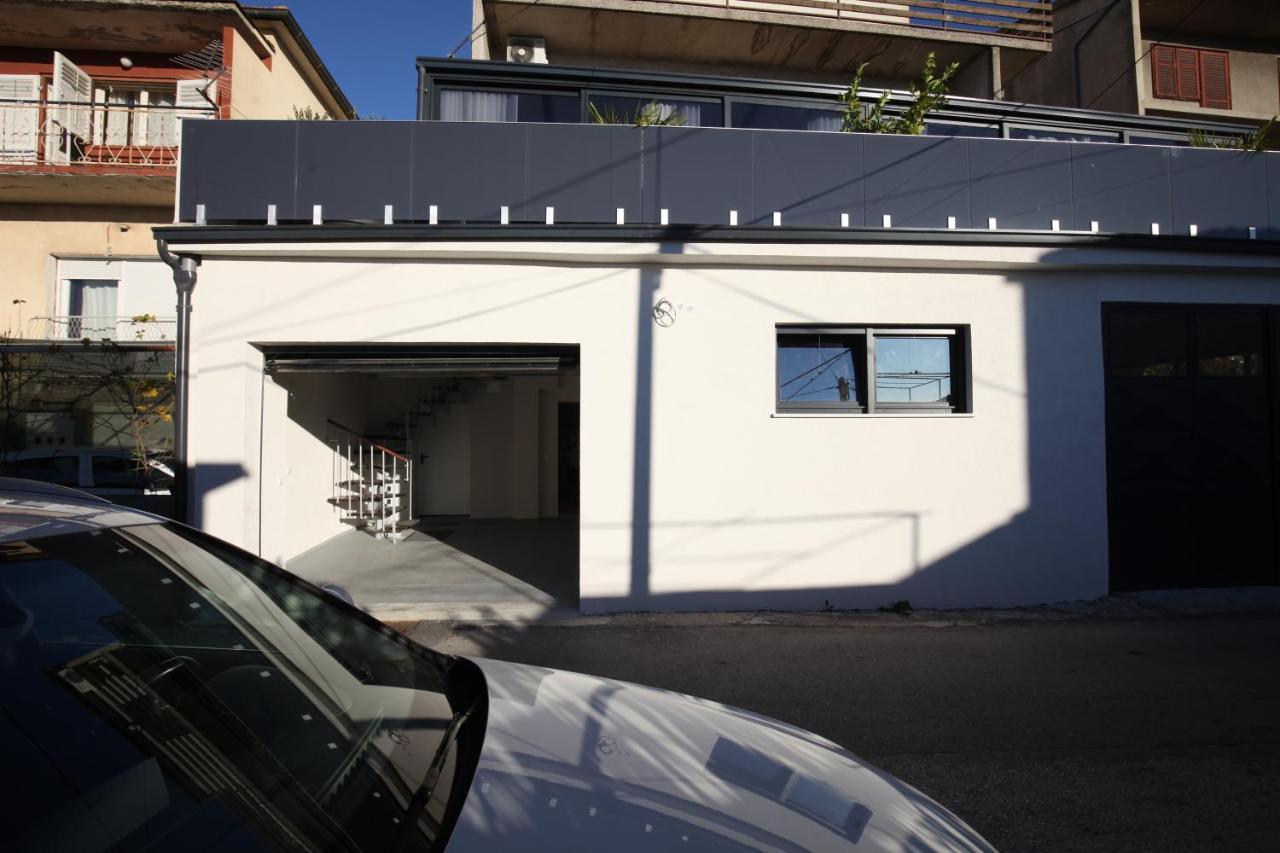שיבניק Luxurious Seaview Apartment מראה חיצוני תמונה